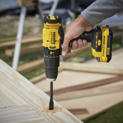 Taladro Percutor 1/2" 20V 2 Bat 1.5 Ah + Accesorios 27 Piezas Stanley SCD711C2K-K3