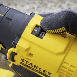 Taladro Percutor 1/2" 20V 2 Bat 1.5 Ah + Accesorios 27 Piezas Stanley SCD711C2K-K3