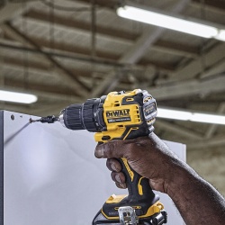 Taladro Atornillador 1/2" 20V XR 2 Bat + Set de Atornilladores 100 Pz Dewalt DCD708D2-K10