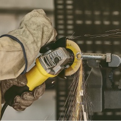 Taladro Perc 1/2" 20V Fatmax 2 Bat 119 Accs + Amoladora 4 1/2" 750W Stanley SCD711C1H-K2