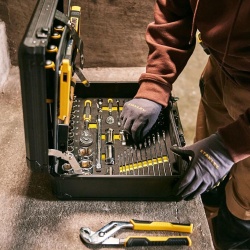 Juego de Herramientas 1/4" y 1/2" 141 Piezas Stanley STMT98109-LA