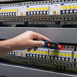 Probador de Voltaje 1000V Bosch GVD 1000-17