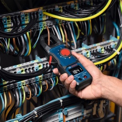 Pinza Amperimétrica con Gancho 600V Bosch GMC 600-15