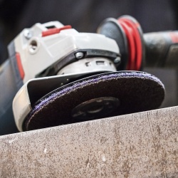 Disco de Vellón 4 1/2" x 7/8" Medio para Metal y Acero Inoxidable Bosch 2608.624.134-000