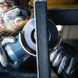 Disco Flap 4 1/2" x 7/8" Grano 60 para Metal y Acero Inoxidable Bosch 2608.605.451-000