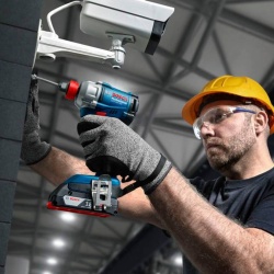 Atornillador / Llave de Impacto 1/4" Hex y 1/2" Cuadrante 18V + 2Bat y Carg Bosch GDX 18V-285