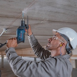 Taladro Percutor 1/2" 850W GSB16 + Amoladora 4 1/2" 710W GWS700 Bosch 0615.A00.2G3-000