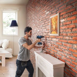 Taladro Percutor 1/2" 18V + 1 Bat 2.0 Ah y Carg Bosch GSB 180-LI 0601.9F8.3E4-000