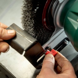 Esmeril de Banco 8" 600W 2980 Rpm DS 200 Plus Metabo 604200000