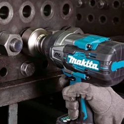 Llave de Impacto 3/4" 40V XGT BL Inc 2 Bat y Carg Makita TW001GM201