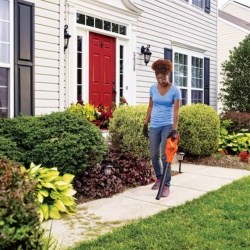 Sopladora Inalambrica 130 MPH 20V + 1 Bat y Carg Black and Decker LSW221-B2C